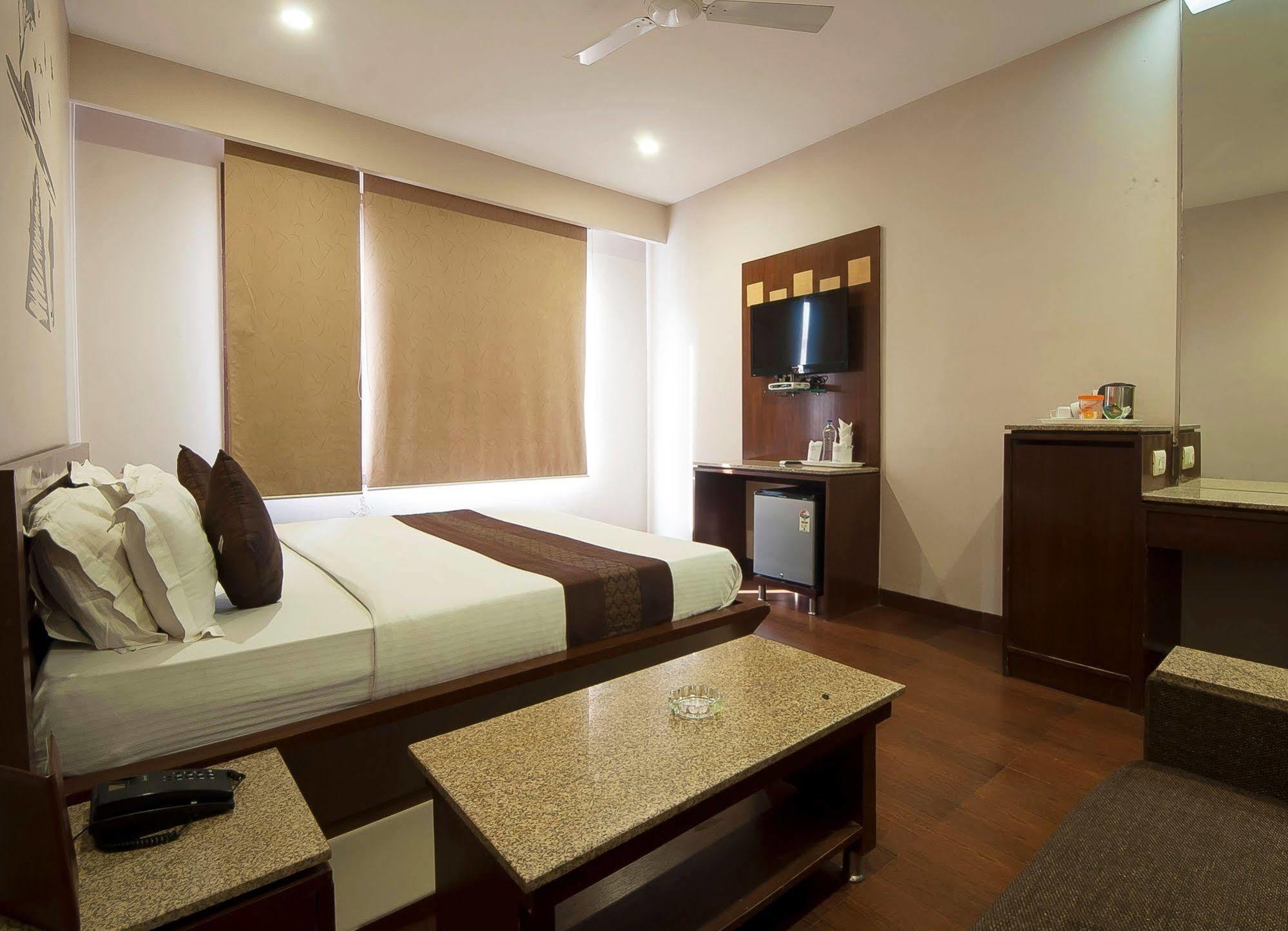 Fabhotel Basera Amritsar Eksteriør billede
