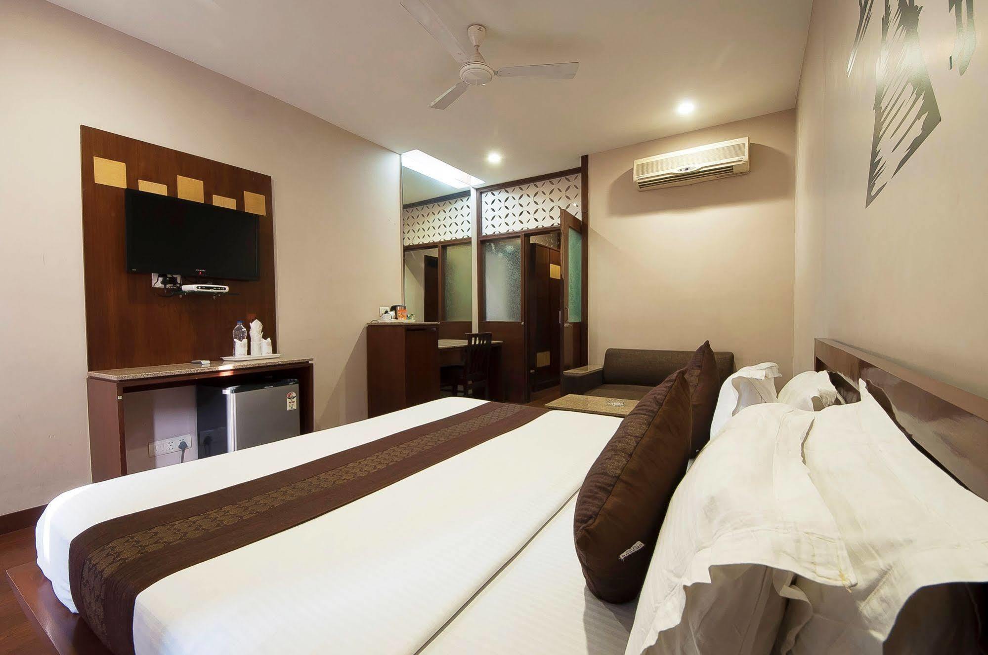 Fabhotel Basera Amritsar Eksteriør billede