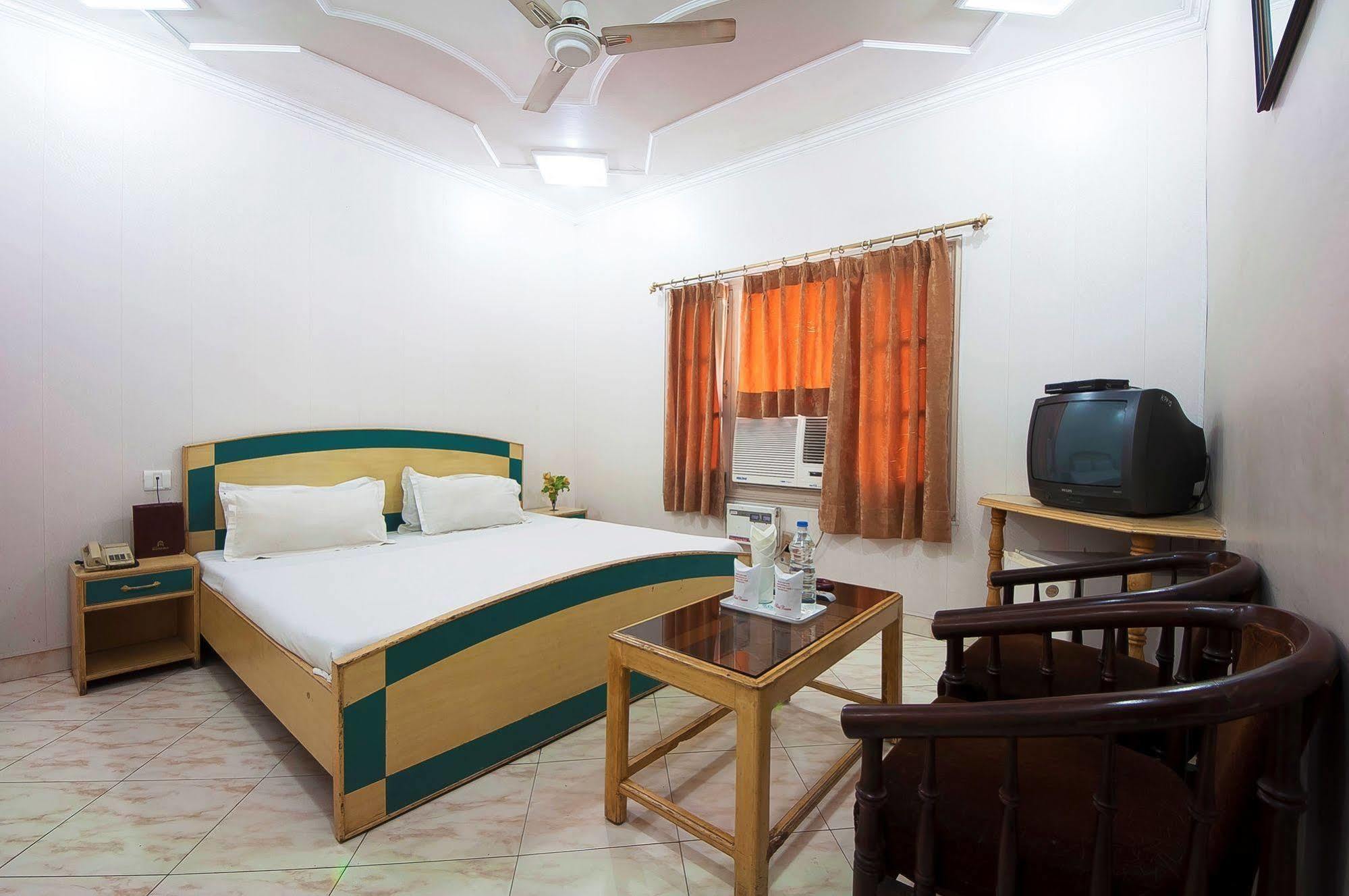 Fabhotel Basera Amritsar Eksteriør billede